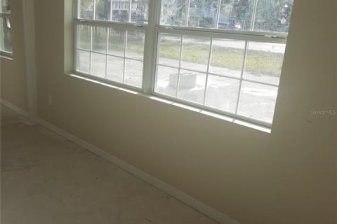 Propiedad comercial en alquiler en Brandon, Florida, 202.99 m2 № 1542152 - foto 3