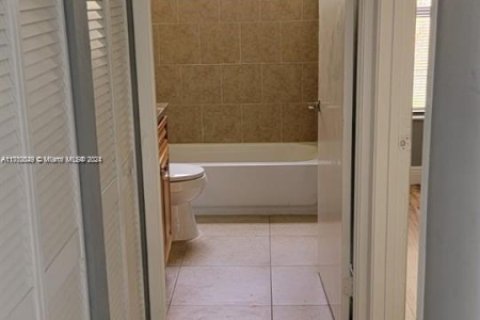 Condo in West Palm Beach, Florida, 2 bedrooms  № 1462494 - photo 13