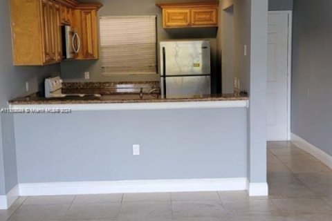 Condo in West Palm Beach, Florida, 2 bedrooms  № 1462494 - photo 1