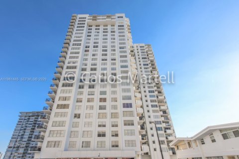 Кондоминиум с 1 спальней в Авентура, Флорида № 2023330