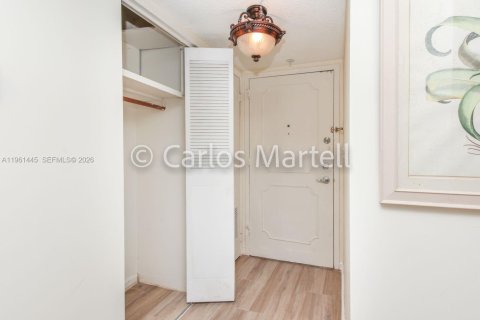 Купить кондоминиум в Авентура, Флорида 1 спальня, 72м2, № 2023330 - фото 17