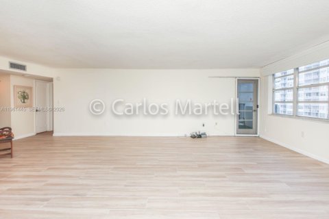 Купить кондоминиум в Авентура, Флорида 1 спальня, 72м2, № 2023330 - фото 2