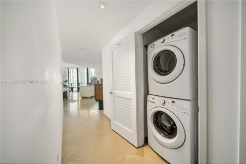 Condo in Miami, Florida, 2 bedrooms № 2081266 - photo 20