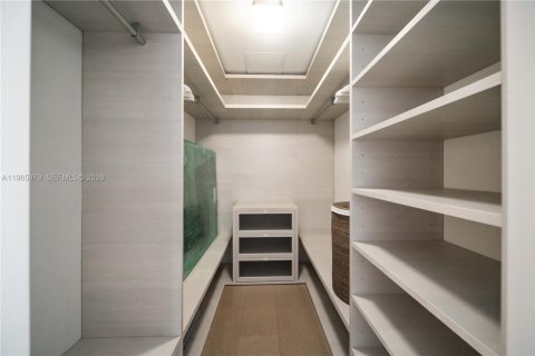 Condo in Miami, Florida, 2 bedrooms № 2081266 - photo 16