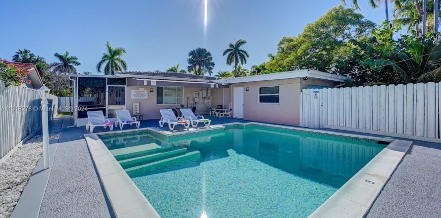 Villa ou maison à Hollywood, Floride 4 chambres, 176.51 m2 № 1863934