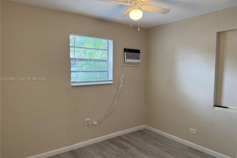 Villa ou maison à louer à Fort Lauderdale, Floride: 3 chambres, 91.04 m2 № 2168778 - photo 10