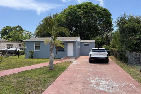 Villa ou maison à louer à Fort Lauderdale, Floride: 3 chambres, 91.04 m2 № 2168778 - photo 25