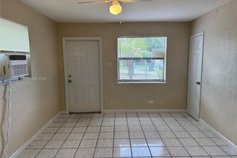 Villa ou maison à louer à Fort Lauderdale, Floride: 3 chambres, 91.04 m2 № 2168778 - photo 8