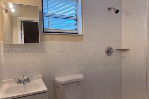 Villa ou maison à louer à Fort Lauderdale, Floride: 3 chambres, 91.04 m2 № 2168778 - photo 17