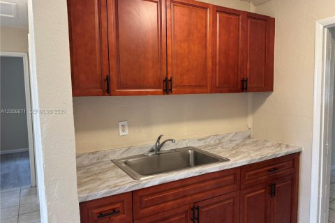 Villa ou maison à louer à Fort Lauderdale, Floride: 3 chambres, 91.04 m2 № 2168778 - photo 3