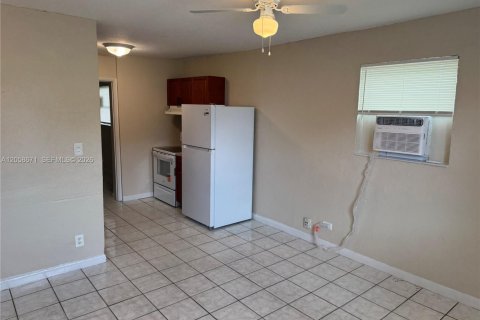 Villa ou maison à louer à Fort Lauderdale, Floride: 3 chambres, 91.04 m2 № 2168778 - photo 7
