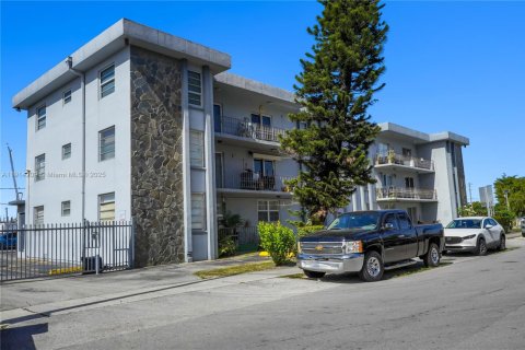 Купить кондоминиум в Майами, Флорида 2 спальни, 63.17м2, № 1969894 - фото 20