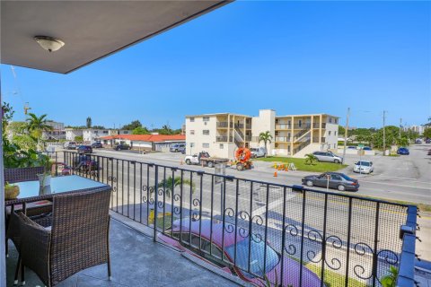 Купить кондоминиум в Майами, Флорида 2 спальни, 63.17м2, № 1969894 - фото 13