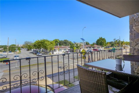 Купить кондоминиум в Майами, Флорида 2 спальни, 63.17м2, № 1969894 - фото 14