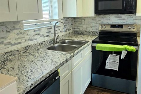 Condominio en alquiler en West Palm Beach, Florida, 2 dormitorios, 70.23 m2 № 2085765 - foto 5