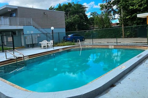 Condominio en alquiler en West Palm Beach, Florida, 2 dormitorios, 70.23 m2 № 2085765 - foto 11