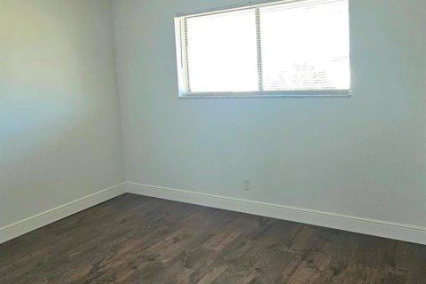 Condominio en alquiler en West Palm Beach, Florida, 2 dormitorios, 70.23 m2 № 2085765 - foto 7