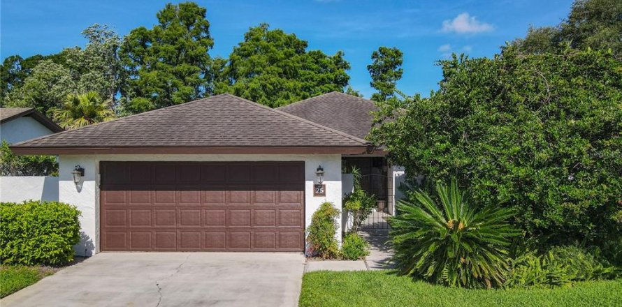 House in Haines City, Florida 3 bedrooms, 204.76 sq.m. № 2149008