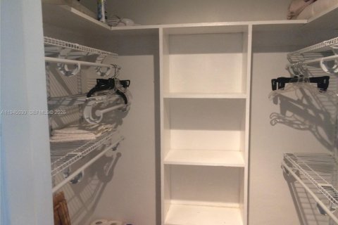 Copropriété à louer à Coral Gables, Floride: 1 chambre, 38.09 m2 № 2001151 - photo 5