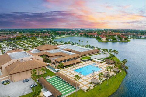 Condominio en alquiler en Pembroke Pines, Florida, 1 dormitorio, 75.34 m2 № 1929805 - foto 19