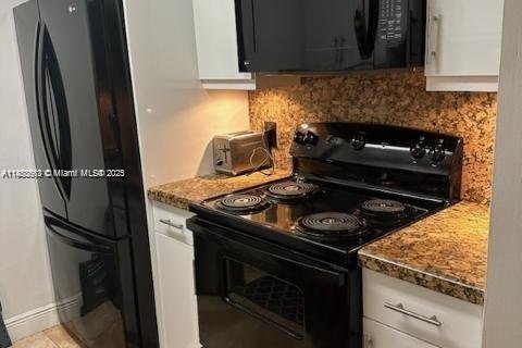 Condominio en alquiler en Pembroke Pines, Florida, 1 dormitorio, 75.34 m2 № 1929805 - foto 7