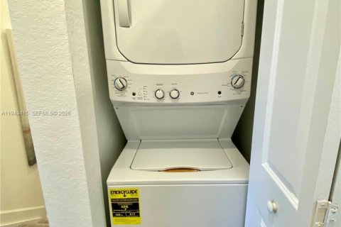 Снять в аренду таунхаус в Хомстед, Флорида 3 спальни, 123.37м2, № 2001929 - фото 13