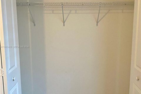 Снять в аренду таунхаус в Хомстед, Флорида 3 спальни, 123.37м2, № 2001929 - фото 8