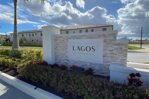 Снять в аренду таунхаус в Хомстед, Флорида 3 спальни, 123.37м2, № 2001929 - фото 17