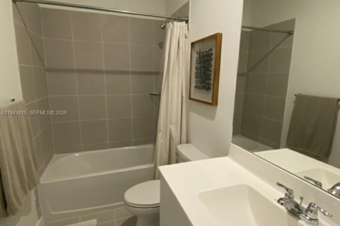 Снять в аренду таунхаус в Хомстед, Флорида 3 спальни, 123.37м2, № 2001929 - фото 7