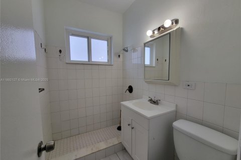 Villa ou maison à louer à Miami, Floride: 3 chambres, 190.64 m2 № 1944184 - photo 8