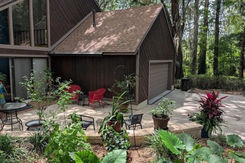 House in Gainesville, Florida 4 bedrooms, 254.09 sq.m. № 2102555 - photo 2