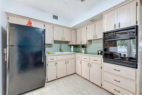 Купить кондоминиум в Кеннет-Сити, Флорида 7 комнат, 77.57м2, № 2232163 - фото 10