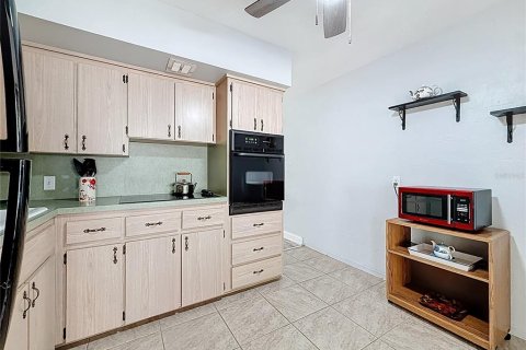 Купить кондоминиум в Кеннет-Сити, Флорида 7 комнат, 77.57м2, № 2232163 - фото 13