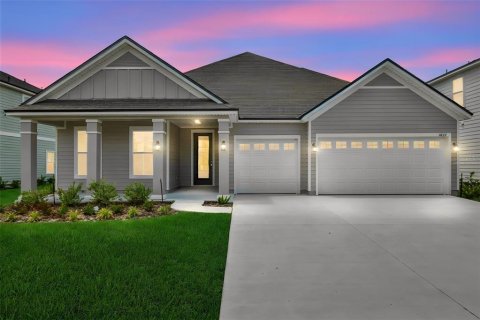 House in Green Cove Springs, Florida 4 bedrooms, 267.65 sq.m. № 2099324 - photo 2