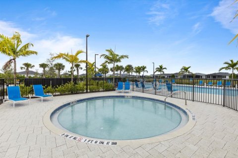 Townhouse in Port St. Lucie, Florida 3 bedrooms, 178.09 sq.m. № 2366211 - photo 29