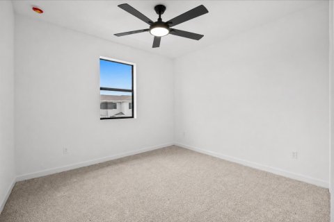Townhouse in Port St. Lucie, Florida 3 bedrooms, 178.09 sq.m. № 2366211 - photo 17