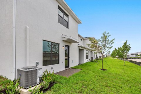 Townhouse in Port St. Lucie, Florida 3 bedrooms, 178.09 sq.m. № 2366211 - photo 22