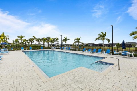 Townhouse in Port St. Lucie, Florida 3 bedrooms, 178.09 sq.m. № 2366211 - photo 28