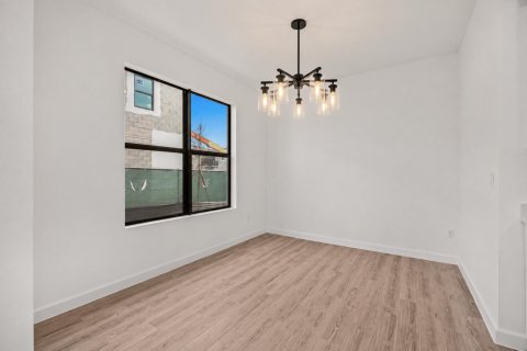 Townhouse in Port St. Lucie, Florida 3 bedrooms, 178.09 sq.m. № 2366211 - photo 7