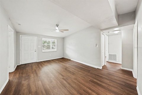 Casa en alquiler en Tampa, Florida, 3 dormitorios, 115.38 m2 № 2211110 - foto 6