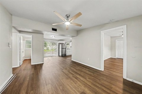 Casa en alquiler en Tampa, Florida, 3 dormitorios, 115.38 m2 № 2211110 - foto 8