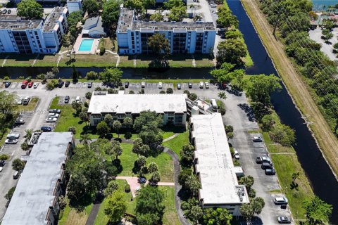 Copropriété à vendre à Plantation, Floride: 2 chambres, 88.44 m2 № 1934654 - photo 20