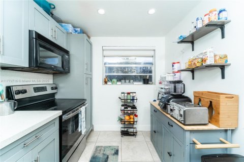 Copropriété à vendre à Plantation, Floride: 2 chambres, 88.44 m2 № 1934654 - photo 2