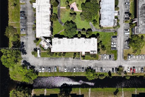 Copropriété à vendre à Plantation, Floride: 2 chambres, 88.44 m2 № 1934654 - photo 16