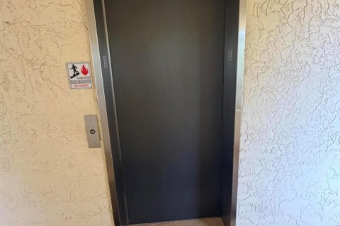 Condominio en alquiler en Boca Raton, Florida, 2 dormitorios, 112.23 m2 № 2262132 - foto 8