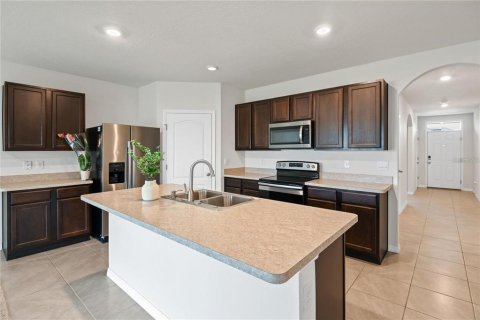 Casa en alquiler en Haines City, Florida, 4 dormitorios, 173.45 m2 № 1912249 - foto 3