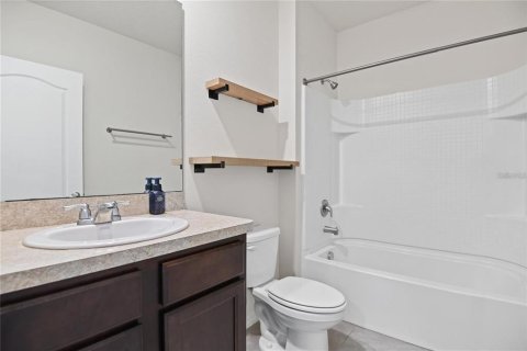 Casa en alquiler en Haines City, Florida, 4 dormitorios, 173.45 m2 № 1912249 - foto 5