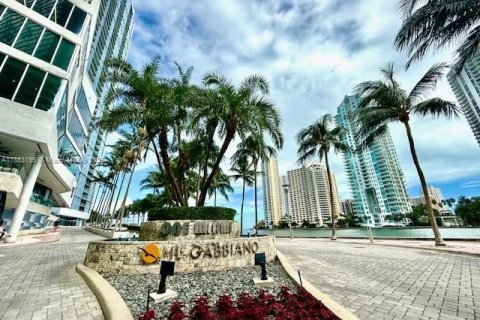 Condominio en alquiler en Miami, Florida, 1 dormitorio, 78.6 m2 № 1944451 - foto 30