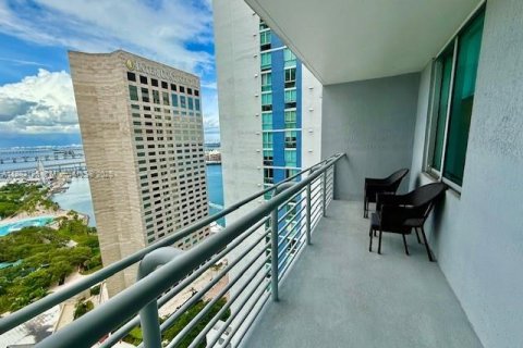 Condominio en alquiler en Miami, Florida, 1 dormitorio, 78.6 m2 № 1944451 - foto 2