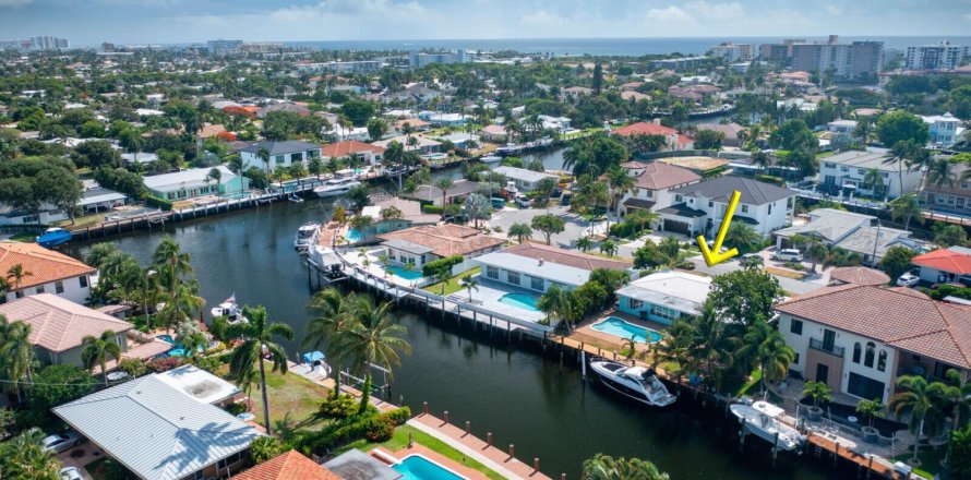 House in Lighthouse Point, Florida 4 bedrooms, 170.29 sq.m. № 1101267